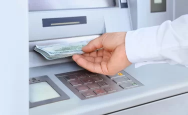 Пополнить чужую карту на 500 000 ₸ станет сложнее — АФМ РК