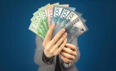 Без долгов и микрозаймов: как казахстанцев учат финансовой свободе