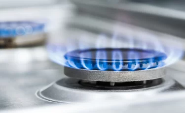 Почти 2000 семей остались без газа в Астане из-за незаконных работ