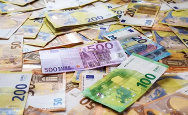 Курс валют на 10 октября: доллар и евро укрепились