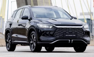 BYD показал первый гибрид, работающий на спиртовом топливе
