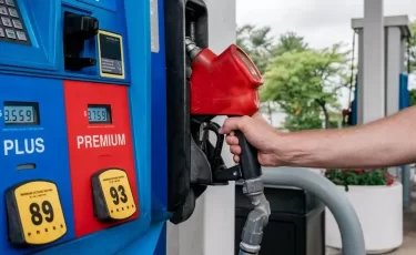 Счетчик крутит, бензина нет: видео с АЗС Qazaq Oil вызвало резонанс