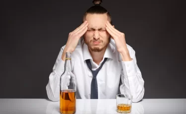Ученые назвали факторы, усиливающие похмелье