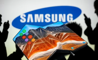 Samsung выпустит смартфон за 1,5 млн тенге - он будет складываться втрое