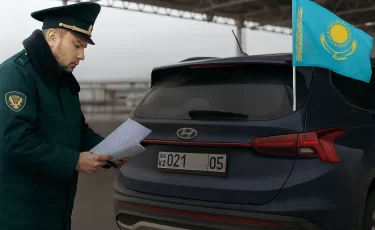 Россия начала доначислять миллионы рублей за машины из Казахстана