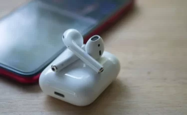 AirPods Pro 3 вызывают боль и кровь из ушей - пользователи обвиняют Apple