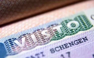Казахстанцам хотят упростить визы в Европу: подробности