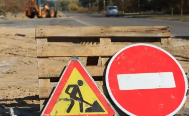 В Алматы перекрыли перекресток у консульства США