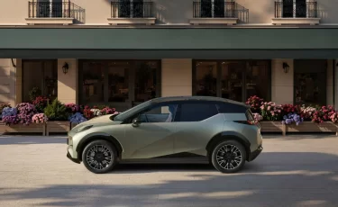 Zeekr X стал мощнее и едет дальше: названы цены и характеристики