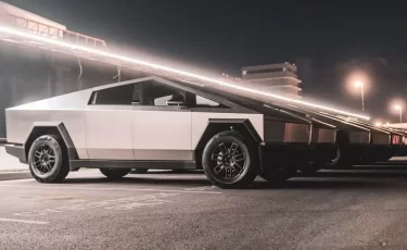 Акции Tesla упали после утверждения рекордного бонуса Маску