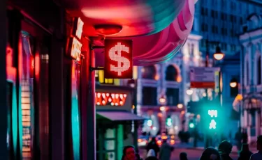 Доллар укрепился, евро рванул вверх: курсы валют в РК на 10 ноября