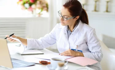 ИИ займется доставкой лекарств и разоблачением фальшивых рецептов в РК