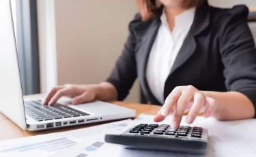 Названа средняя зарплата бухгалтеров в Казахстане