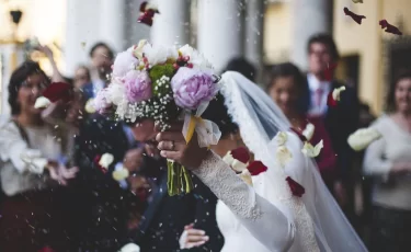 Женщина проиграла все свадебные деньги в первую брачную ночь