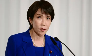 Премьер Японии призналась, что спит всего по два часа в сутки