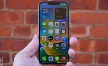 Владельцев iPhone в Казахстане атакуют фейковыми SMS о «найденном устройстве»