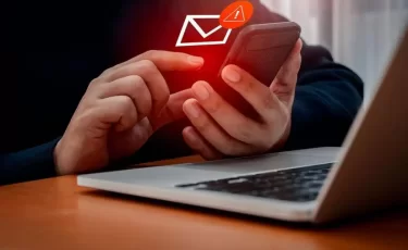 Фальшивые E-mail заставляют людей переводить деньги мошенникам