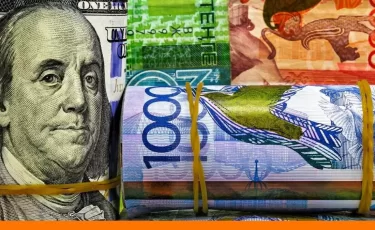 Тенге продолжает обесцениваться: курсы валют в РК на 18 ноября