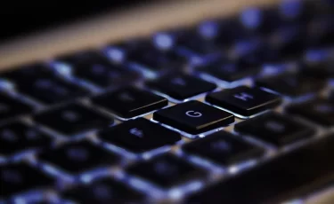 Одно слово может обнулить счета казахстанцев: эксперты предупреждают о ловушке