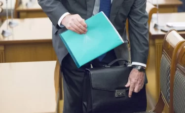 Кто в Казахстане получает больше - аким или замминистра