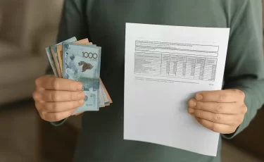 Некоторым казахстанцам могут простить часть долгов по коммуналке