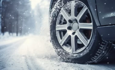 На трассах Акмолинской области снизили скорость из-за гололеда