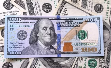 Почему казахстанцы перестали покупать доллары именно сейчас?