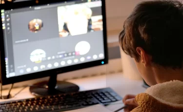 Некоторым казахстанским родителям вернут деньги за обучение детей на дому