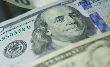 Нацбанк РК зафиксировал откат доллара и евро 26 ноября