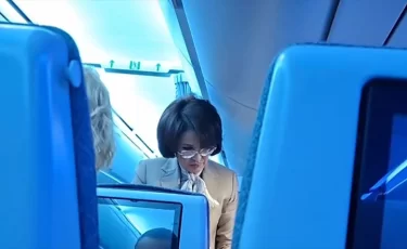 Пассажирке самолета стало плохо - на помощь пришла лично министр Альназарова
