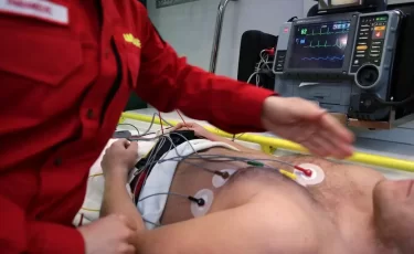 Вечерние вызовы станут дороже: пересмотр тарифов скорой помощи в РК