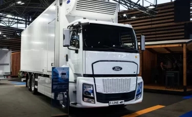 Электрогрузовики Ford дебютировали в Европе: до 300 км без подзарядки