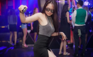 Ловушка на танцполе: казахстанка отдала 800 тысяч за приз, которого не существовало