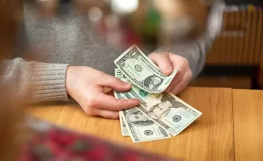 Доллар снова дернулся: курсы валют в Казахстане на 2 декабря