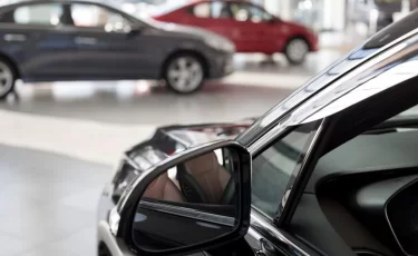 Купили новую машину — а она задымила через 5 км? Что делать в такой ситуации