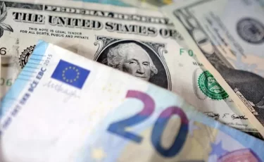 Доллар и евро стремительно дешевеют в Казахстане: курс на 4 декабря