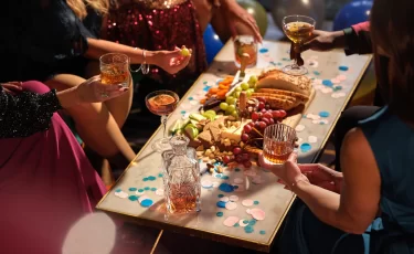 Когда покупать продукты к новогоднему столу, чтобы не переплатить