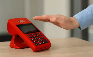 Kaspi Alaqan получил "добро": где появятся первые терминалы оплаты ладонью