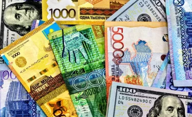 Доллар и евро рванули вверх: Нацбанк РК изменил курсы на 9 декабря