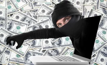 Россиянин сумел вернуть деньги, переведенные мошенникам – редкий случай