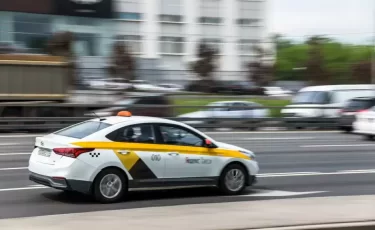 Почему Яндекс Такси дорожает в пиковые часы