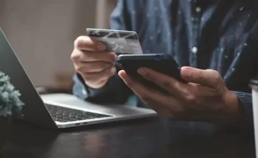 Банки РК усилили проверки операций россиян: как это отразится на казахстанцах