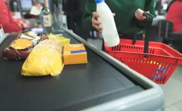 На кассе дороже, чем на ценнике: казахстанцам объяснили, как не переплачивать в магазинах