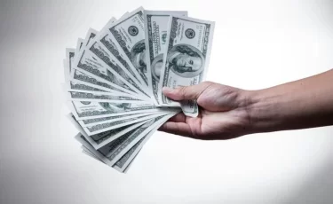 Курсы валют в Казахстане на 25 декабря: доллар вновь откатился