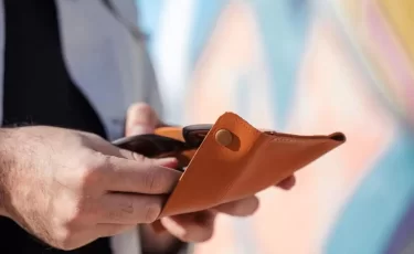 Eда на первом месте: доходы казахстанцев в 2025 году упали на 3,4%