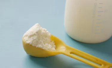 Риск для младенцев: в Казахстане изымают партии детского питания Nestlé