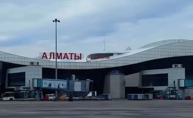 В аэропорту Алматы борец с коррупцией сам стал мошенником