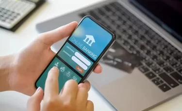 Казахстанцы массово отказываются от «Золотой Короны»: причины