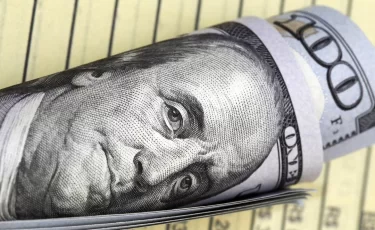 Доллар останется дорогим? Что рынок ждет от тенге в 2026 году