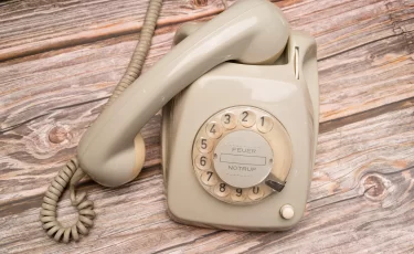 Мошенники снова используют приемы 90-х — теперь через WhatsApp и звонки